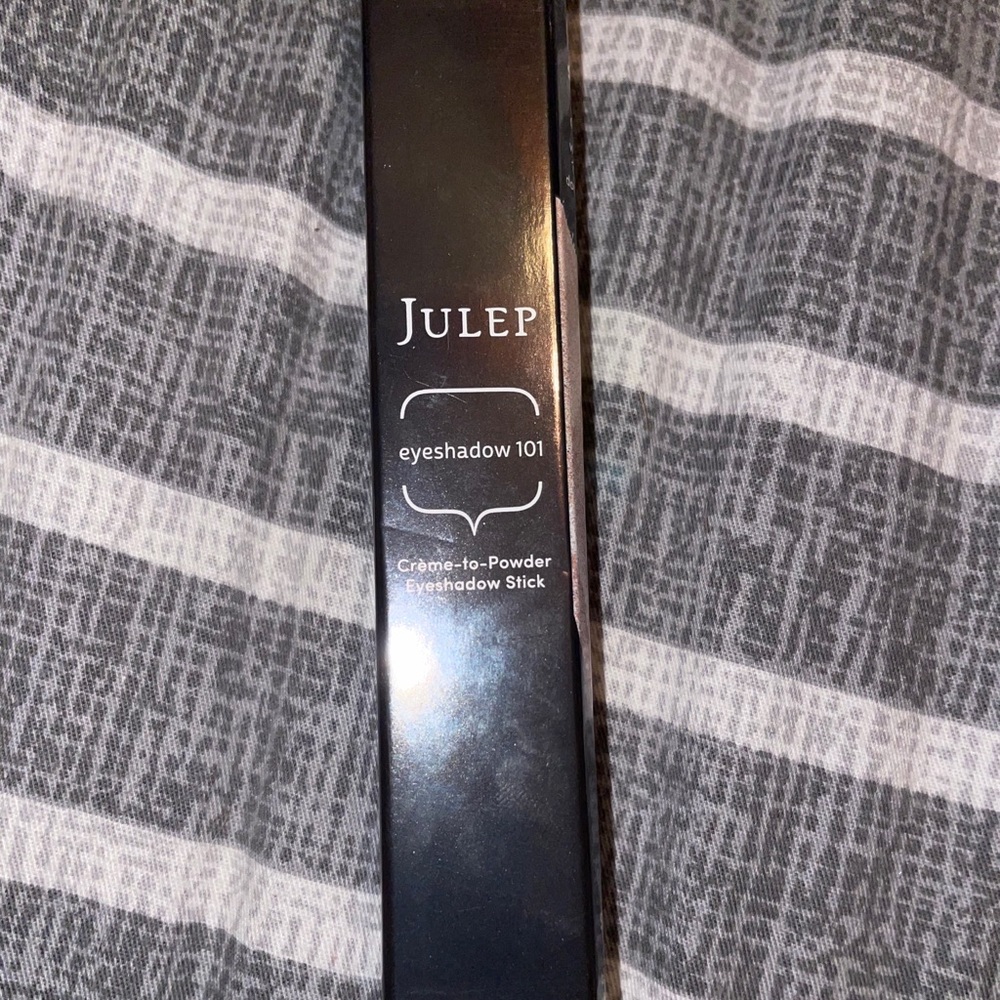 Julep Cream to Powder Eyeshadow Stick